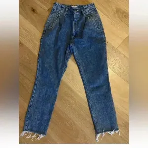 Abercrombie & Fitch‎ Ultra High Rise Mom Jeans women’s Size 27 thumbnail 5