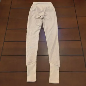 Alo high waisted leggings blush color xxs thumbnail 8