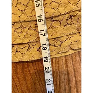 Banana republic x mad men shimmer lace cropped top xs thumbnail 8