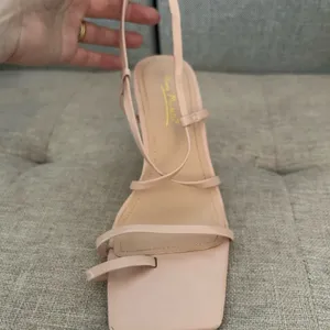 Elegant Pink/Nude Strappy Heels thumbnail 5