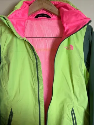 The North Face Women’s Resolve Plus Jacket Medium Yellow/Pink/Green thumbnail 10