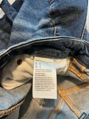 American Eagle Curvy Relaxed Shorts thumbnail 4