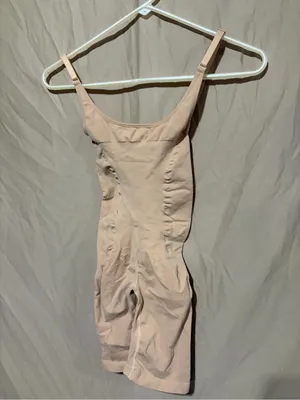 Skims shapewear thumbnail 2