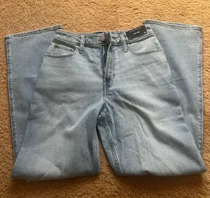 Hollister Dad Jeans thumbnail 1