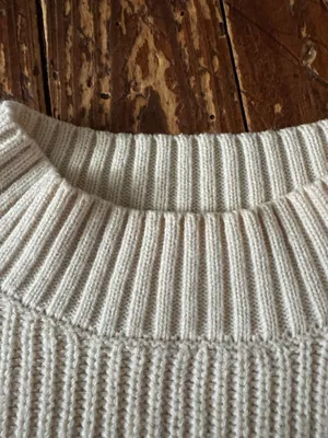 Amazon Sweater thumbnail 4