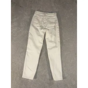 Abercrombie & Fitch Mom High‎ Rise Off White Jeans Size 25/0 thumbnail 10