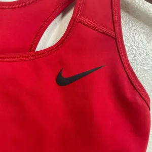 Nike Dri-Fit Medium Support Red Sports Bra Size Medium‎ thumbnail 3
