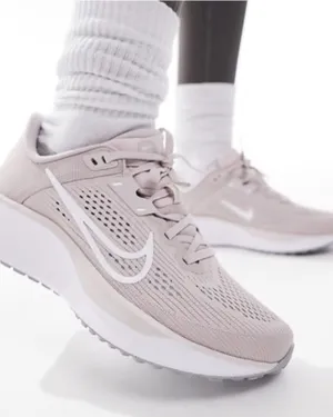 Nike Quest 6 'Pink Wolf Grey'WOMEN'S Shoes Pale Pink & White Size 10 thumbnail 1