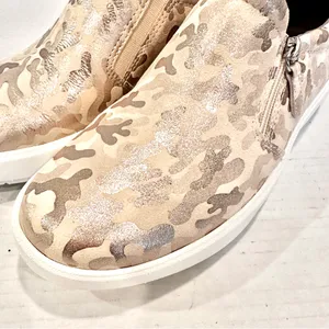Clarks Layton Step Leather Slip On Sneaker Loafers Women's 8.5 Gold Camo Print‎ thumbnail 2