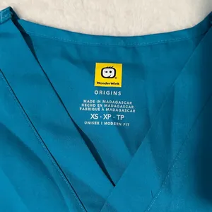 WonderWink Teal Scrub Top with V-Neck NWT thumbnail 3