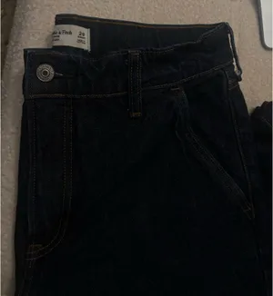 Abercrombie High-Rise Wide-Leg Jeans thumbnail 1