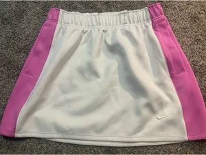 Nike women’s skirt thumbnail 1