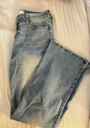 Hollister Curve Low Rise Bootcut thumbnail 1