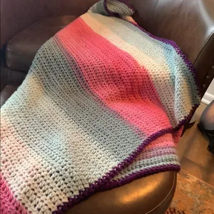 Knit shawl Multiple thumbnail 3