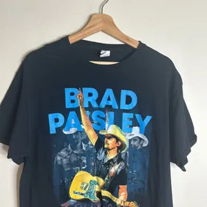 Brad paisley 2021 concert tour graphic shirt size large‎ thumbnail 2