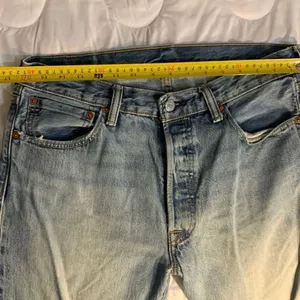 Levi’s 501 Y2K Blue Jeans Waist 34 / Inseam 31 thumbnail 3