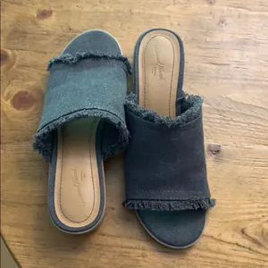 Universal Threads New without tags - fringe mules - (vegan) thumbnail 4