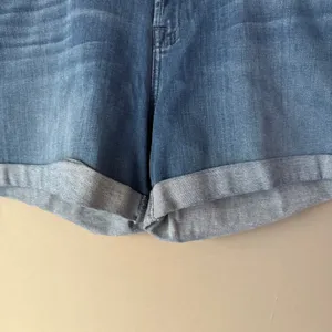 7 For All Mankind Coastal Relaxed‎ Beachy Clean Denim Cuffed Shorts Blue 32 thumbnail 3