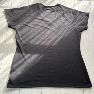 Under Armour Tech HeatGear Black V-Neck T-Shirt Large NWT thumbnail 7