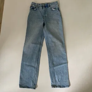 Abercrombie & Fitch 90s Straight Jeans 27/4 Ultra High Rise Light Wash thumbnail 2