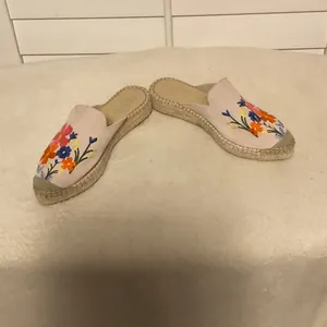 Floral Embroidered Espadrille Mules Pink Size 7.5 thumbnail 6