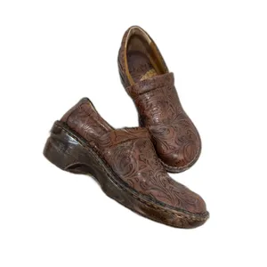 b.o.c | Peggy Floral Embossed Clogs Faux Leather Womens Size 8 Boho Comfort Shoe thumbnail 7