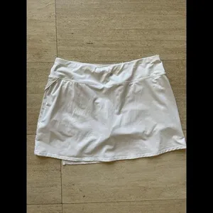Athleta XL White Skort Tennis Pickaball‎ Running Gym thumbnail 4