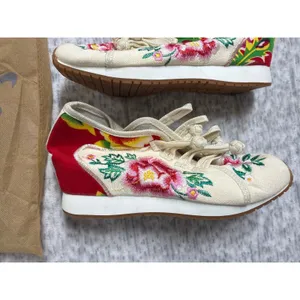 Floral Embroidered Canvas Sneakers Red White Lace Up Low Top Gum Sole‎ Size 36 thumbnail 2