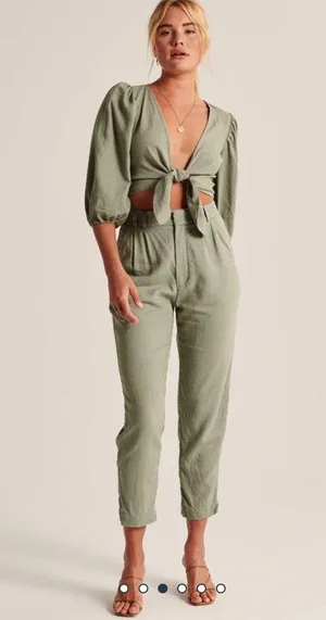 NWT Abercrombie & Fitch Sage Green Tie Front Puff Sleeve Crop Top sz Small thumbnail 3