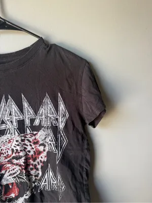 Def Leppard Leopard Graphic Band Tee Black Short Sleeve T-Shirt thumbnail 2