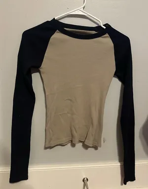 Brandy Melville Long Sleeve Top thumbnail 1