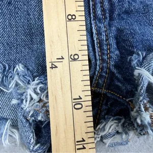 Levi’s 501 Original Cutoff Shorts W28 High Rise Button Fly Frayed Denim thumbnail 9