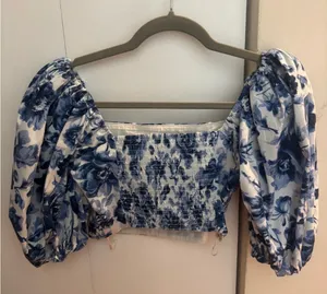 Abercrombie Floral Crop Top Puff Sleeve thumbnail 4