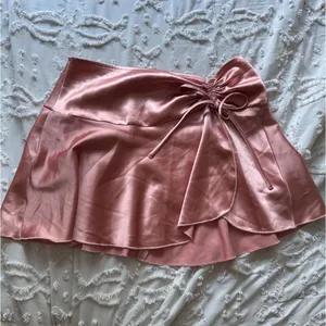 Windsor M PINK TIE ZIP SILK SKIRT thumbnail 1