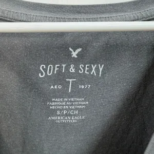 American Eagle gray soft & sexy lightweight stretch cropped pocket shirt small‎ thumbnail 3