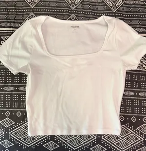Hollister Baby Tee thumbnail 1