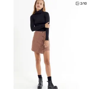 NWT Urban Outfitters Size M Brown and White Pinstriped asymmetrical mini skirt thumbnail 3