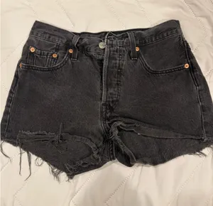 Levi’s Shorts 501 thumbnail 1