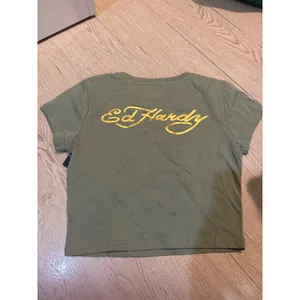 NWEd Hardy Womens Rhinestone‎ Swallow Tattoo Crop Top Olive Green Y2K Tee Small thumbnail 6