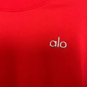 Alo Yoga Cropped Accolade Crewneck Bright Red S thumbnail 3