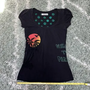 Vintage 2002 Y2K Billabong 🏝️”welcome to paradise” cross-stitch palm cutout tee thumbnail 1
