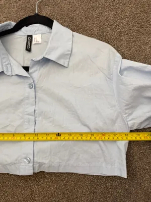 H&M Light Blue Cropped Button-Up Shirt thumbnail 5