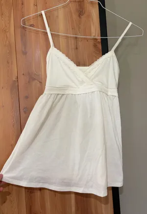 No Boundaries Brand new never worn white tank thumbnail 1