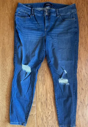 Torrid Skinny Jegging Jeans Women’s 22 Medium Wash Regular Distressed Stretch thumbnail 1