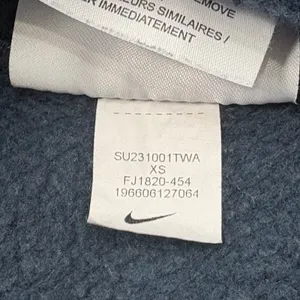 Nike Fleece Varsity Shorts Women XS‎ Navy Embroidered Crest Sweatshorts Pockets thumbnail 8