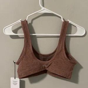 NWT Alo Yoga Alosoft Center Stage Sports Bra Pink Quartz XXS thumbnail 4