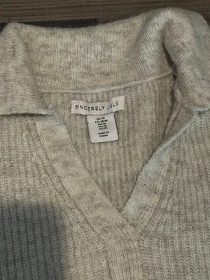 Sincerely Jules Cream Ribbed V-Neck Cropped Sweater thumbnail 4