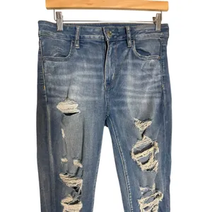 American Eagle Super Stretch Mid Rise Distressed Ripped Skinny Jeans Size 8 thumbnail 2