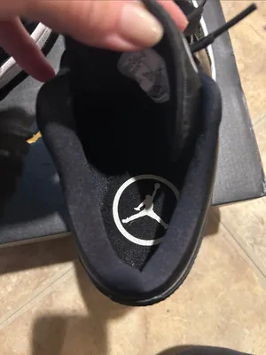 Nike Black and White Low-Top Athletic Sneakers thumbnail 8