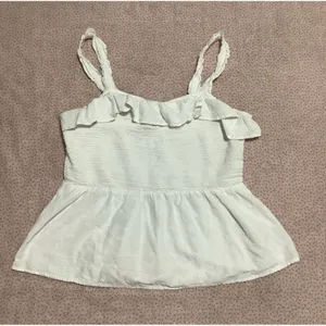 Old Navy White Tiered Eyelet Lace Summer Fairycore Ruffle Milkmaid Blouse‎ L thumbnail 2